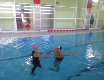 progetto-per-disabili-nuoto-terapia-lezione-piscina-residenza-assistenziale-san-pio-adelfia